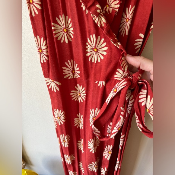Madewell red wrap maxi dress with white daisy pattern - Picture 3 of 5